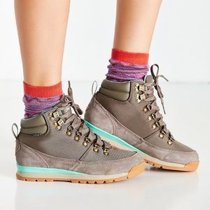 The North Face Women's Brown Back To Berkeley Redux Boots, size 9.5